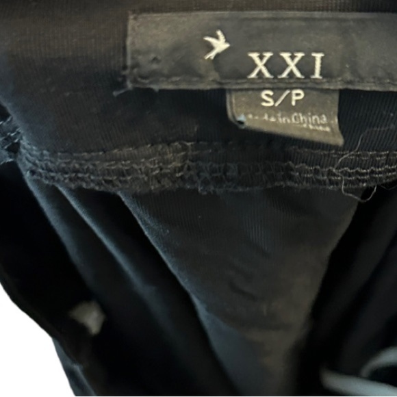 Forever‎ 21 Black Top With Layered Fringe - Picture 6 of 7